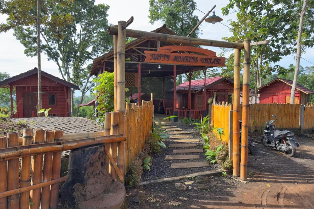 Happy Monkeys Village Sidomukti Exterior photo